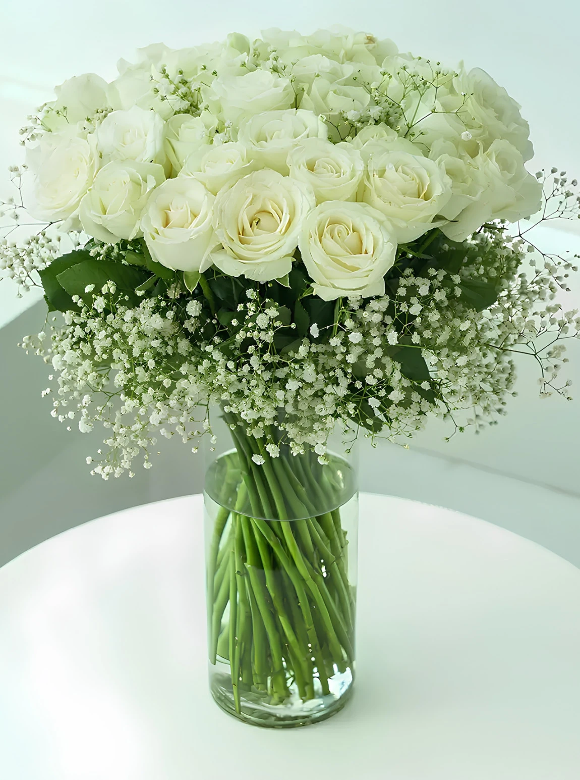 Vazoda 35 Tane Beyaz Güller